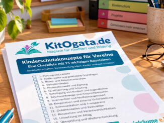 KI-generiertes Bild: Auf einem hellen Holzschreibtisch in einem sonnigen Vereinsbüro liegt eine Checkliste zum Thema Kinderschutzkonzepte für Vereine. Daneben befinden sich unter anderem Laptop, Notizbuch, Stifte, Brille, Kaffeetasse und eine Zimmerpflanze.